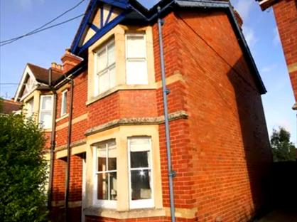 3 Bed Semi-Detached House, Longcroft Road, SN10
