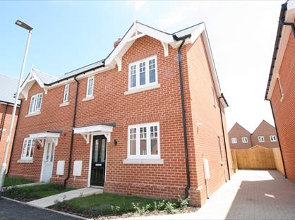 3 Bed Semi-Detached House, Sapphire Crescent, CO4