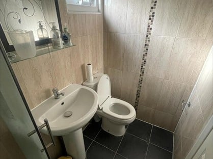 Room in a Shared House, White Lion Road, HP7