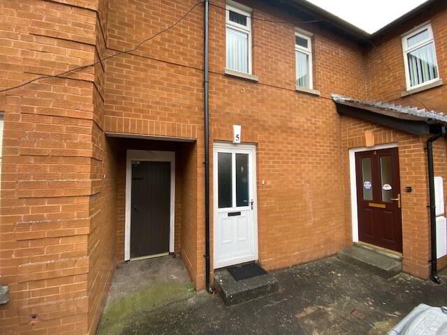 2 Bed Flat, Malton Vale, BT9 photo 2