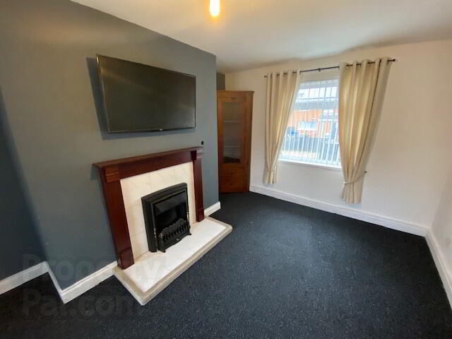 2 Bed Flat, Malton Vale, BT9 photo 3