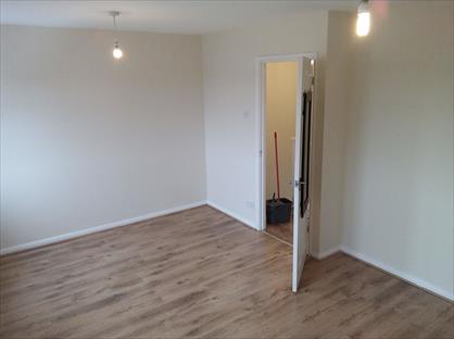 2 Bed Maisonette, Station Lane, RM12