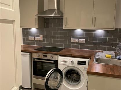 1 Bed Flat, Blue Boar Row, SP1