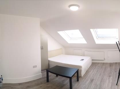 Studio Flat, Horsa Road, DA8
