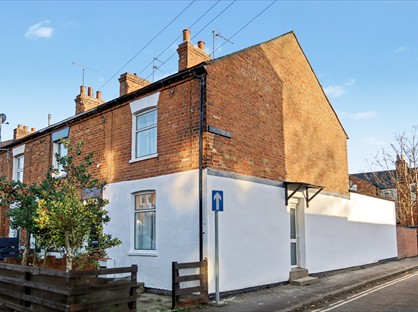 3 Bed Semi-Detached House, Junction Road, OX16
