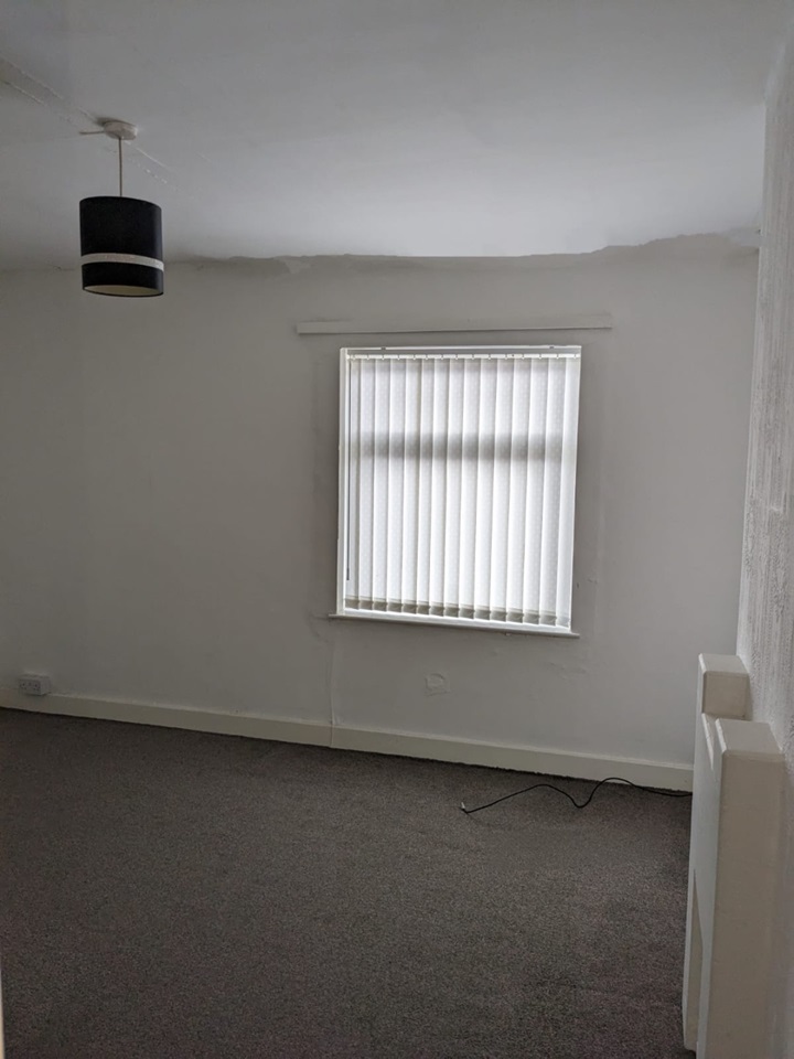 Oldham 2 Bed End Terrace, Hathershaw Lane, OL8 To Rent Now for £