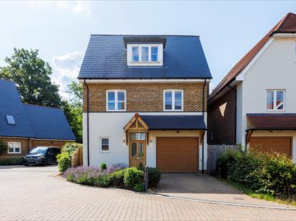 4 Bed Detached House, Chigwell Grange, IG7
