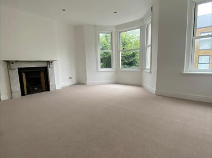 1 Bed Flat, Pier Street, PL1