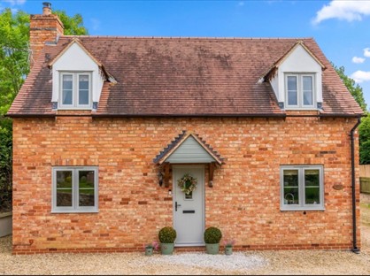 3 Bed Detached House, Church Road, GL20