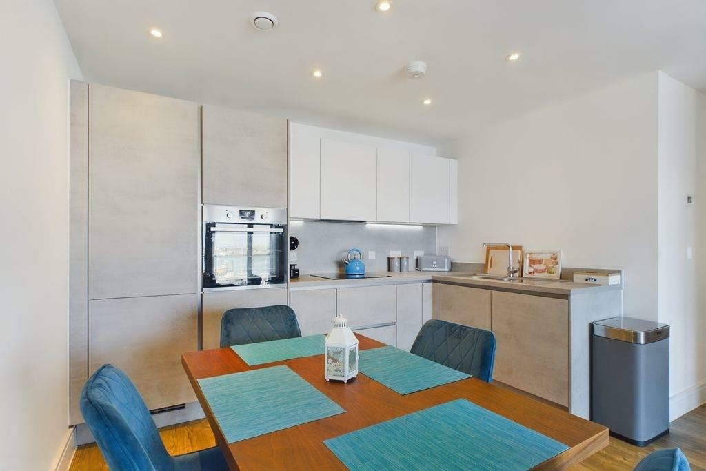 Additional image 4 of 2 Bed Flat, Thomas Blake Avenue, SO14, N1 7GU