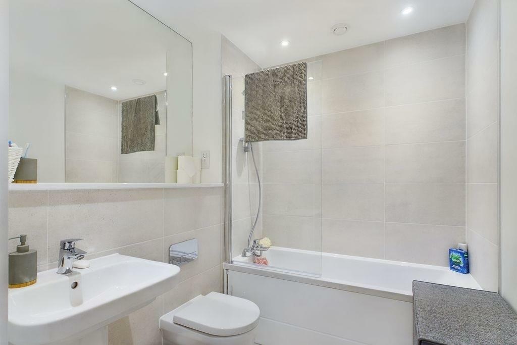 Additional image 10 of 2 Bed Flat, Thomas Blake Avenue, SO14, N1 7GU
