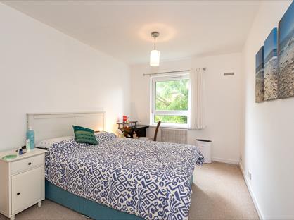 1 Bed Flat, Bartholomew Close, SW18