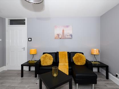 1 Bed Flat, Spital Walk, AB24