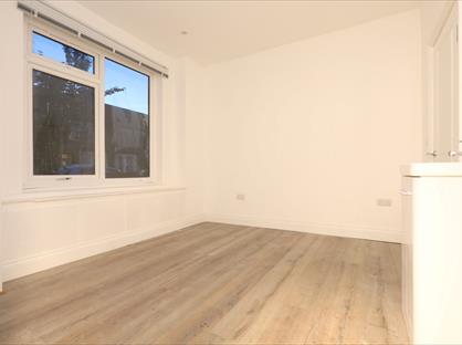 Studio Flat, Florence Road, UB2