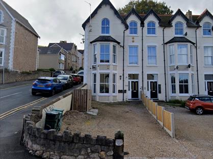 2 Bed Flat, Abergele Road, LL29