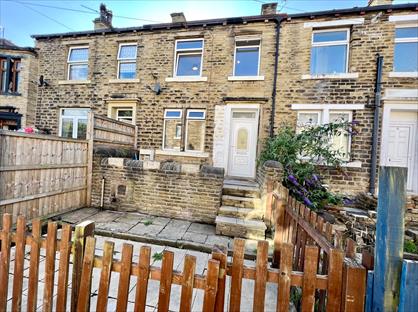 2 Bed Terraced House, Empsall Row, HD6