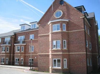 2 Bed Flat, Castle Grove, WF8