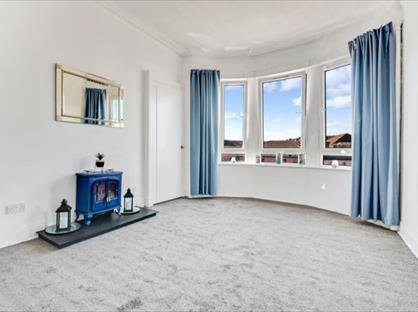 3 Bed Flat, Maxwellton Street, PA1