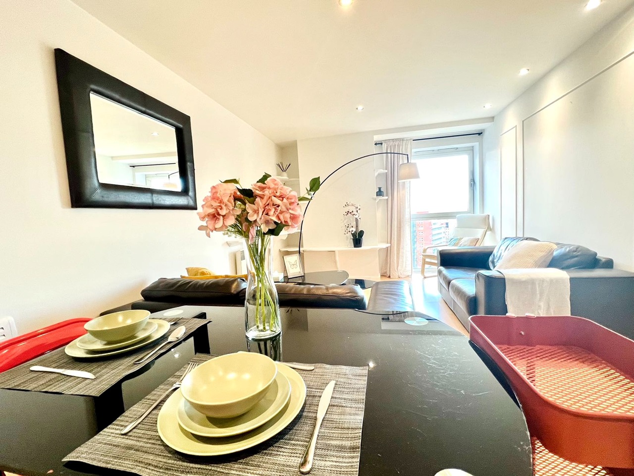 Birmingham 2 Bed Flat, Masshouse Plaza, B5 To Rent Now for £1,250.