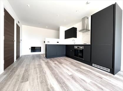 2 Bed Flat, Swan Courtyard, B26