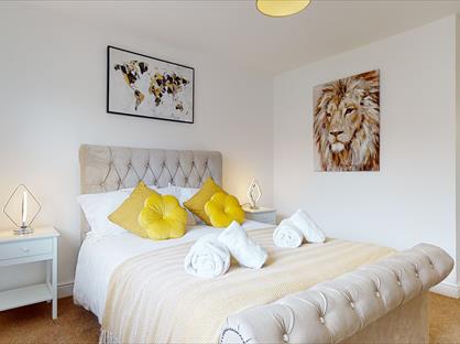 3 Bed Terraced House, White Willow Close, TN24