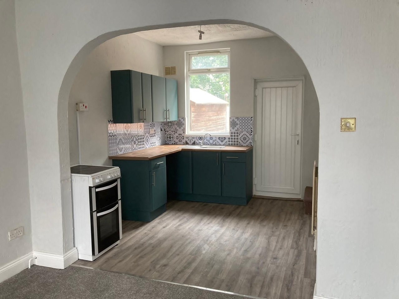2 Bed Terraced House, Coningsby Road, S5