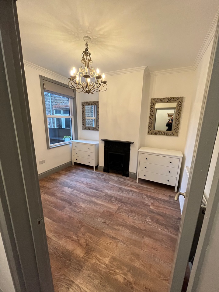 London 1 Bed Flat, Carr Road, E17 To Rent Now for £1,400.00 p/m