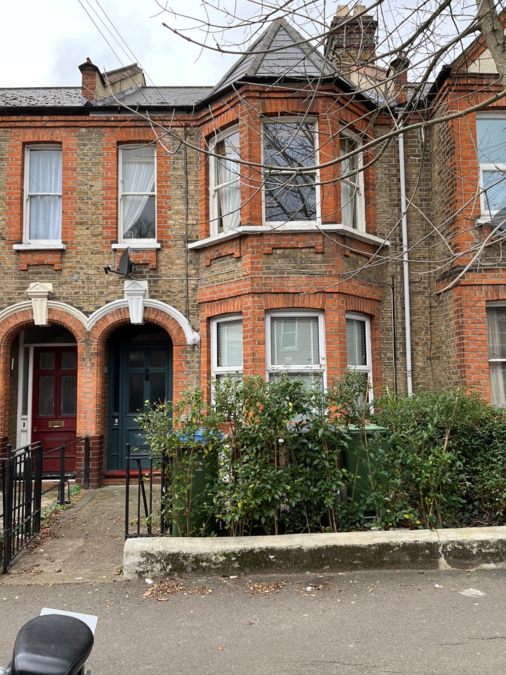 London 1 Bed Flat, Carr Road, E17 To Rent Now for £1,400.00 p/m