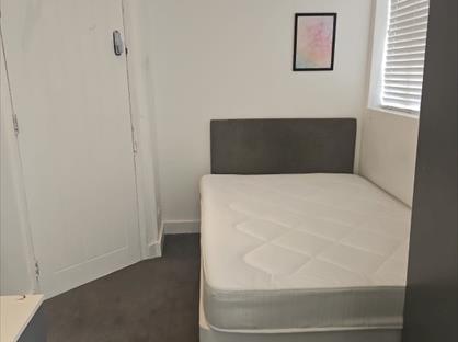 Room in a Shared House, Watling Street, ME7