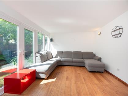 4 Bed Terraced House, Farnham Gardens, SW20