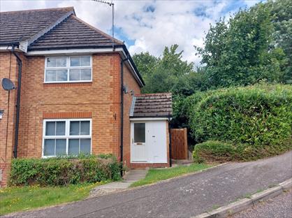 1 Bed End Terrace, Morris Court, HP21