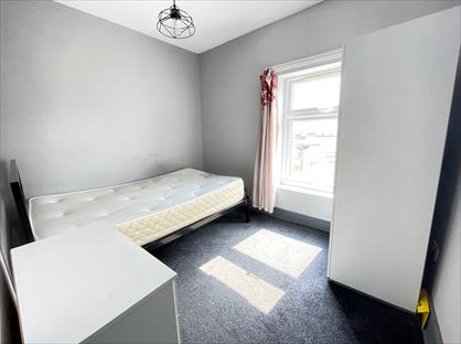 6 Bed Terraced House, Outram Road, E6