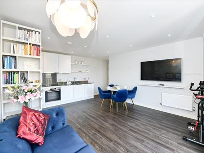 2 Bed Flat, High Street, TW13