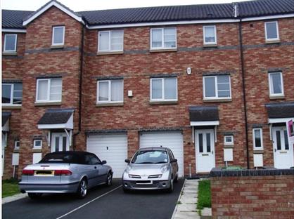 4 Bed Terraced House, Bridges View, NE8