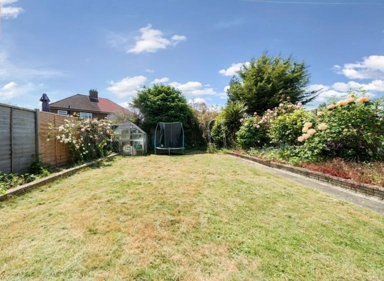 London 3 Bed SemiDetached House, Ruislip, HA4 To Rent Now for £2,500.00 p/m