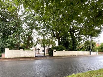 6 Bed Detached House, Church Lane, DN4