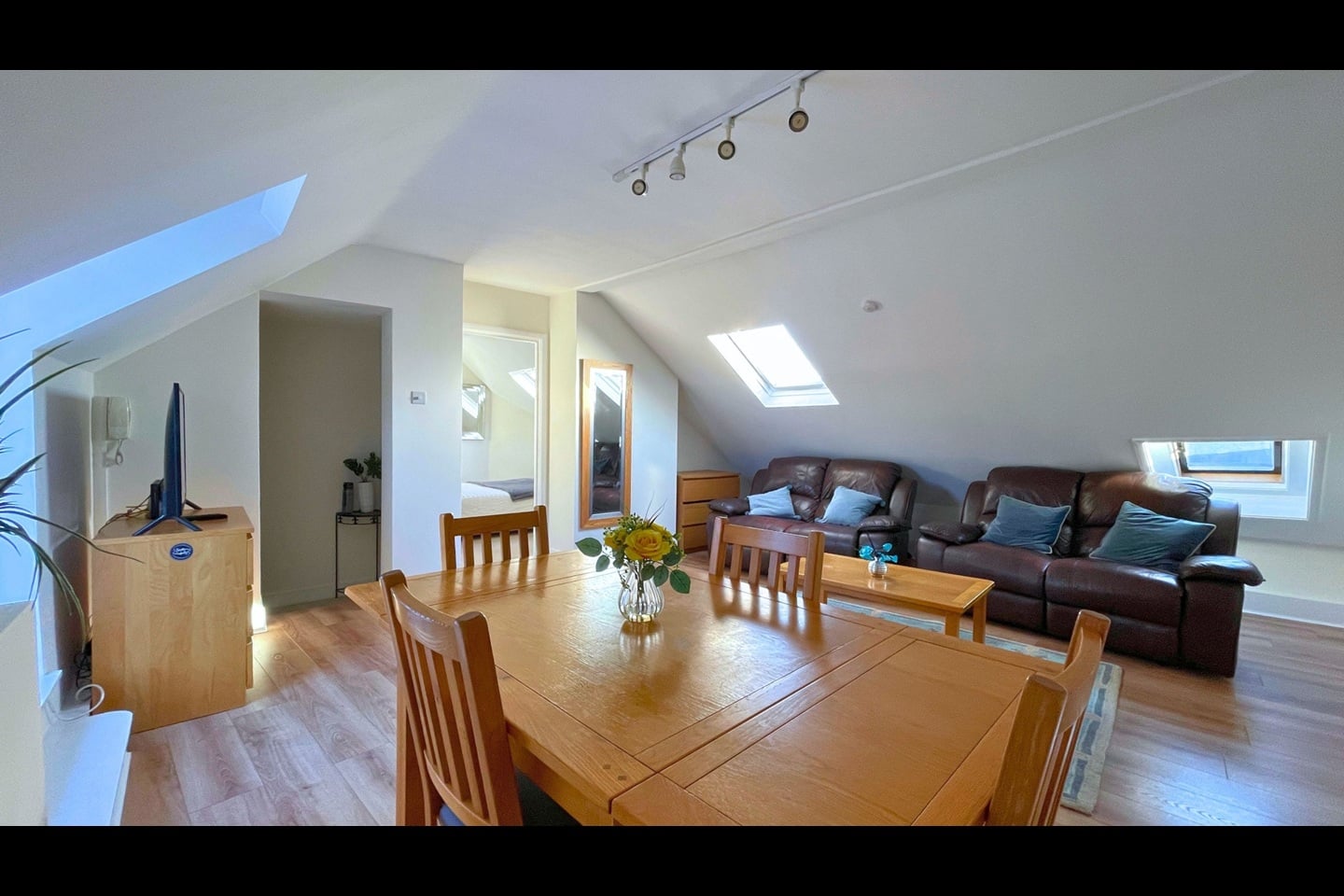 1 Bed Flat, Willesden Lane, NW6 photo 2