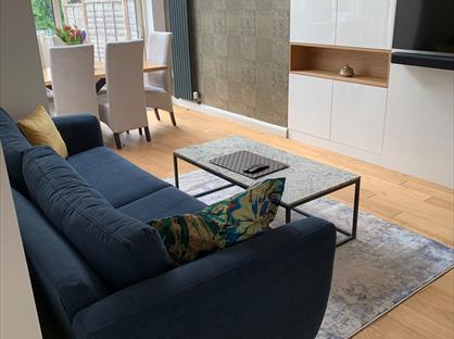 4 Bed Semi-Detached House, London, SE9