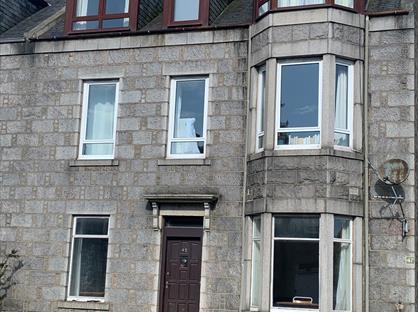 Room in a Shared Flat, Top, AB24