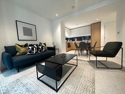 1 Bed Flat, Bouchon Point, E1