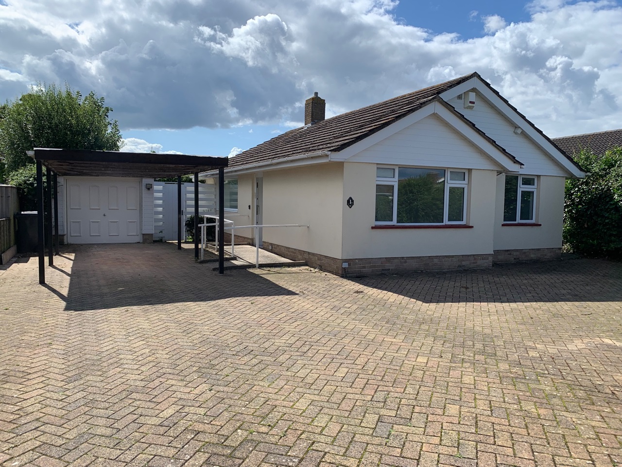 Hordle, Lymington 2 Bed Bungalow, Berryfield Road, SO41 To Rent Now