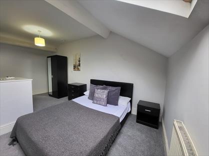 Room in a Shared House, Doncaster Road, S70