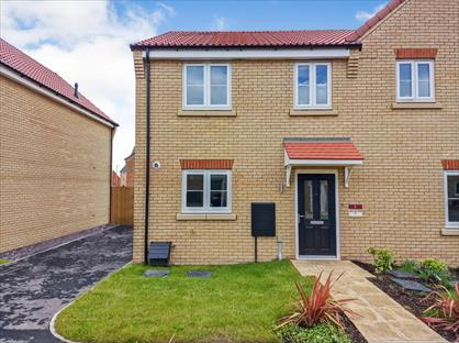 3 Bed Semi-Detached House, Brumpton Gardens, NG24