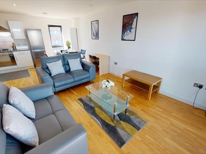 2 Bed Flat, The Reach, L3