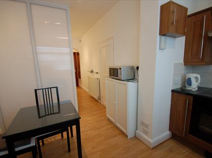 Studio Flat, Foscote Road, NW4