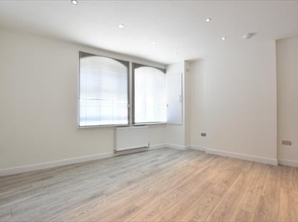 1 Bed Flat, Farley Hill, LU1