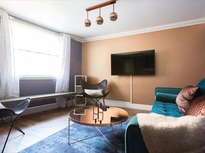 4 Bed Flat, West Kensington Court, W14