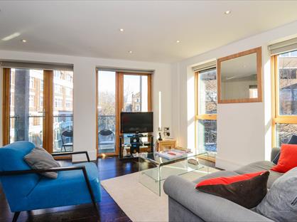 2 Bed Flat, Cyrus Street, EC1V