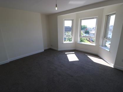 2 Bed Flat, Beechwood Drive, PA4