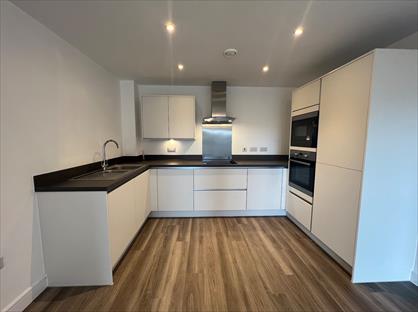 1 Bed Flat, Ebbsfleet Valley, DA10